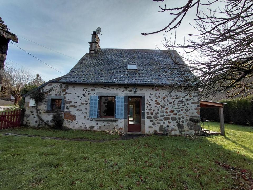 Landejendom i Anglards-de-Salers, Cantal - foto 1