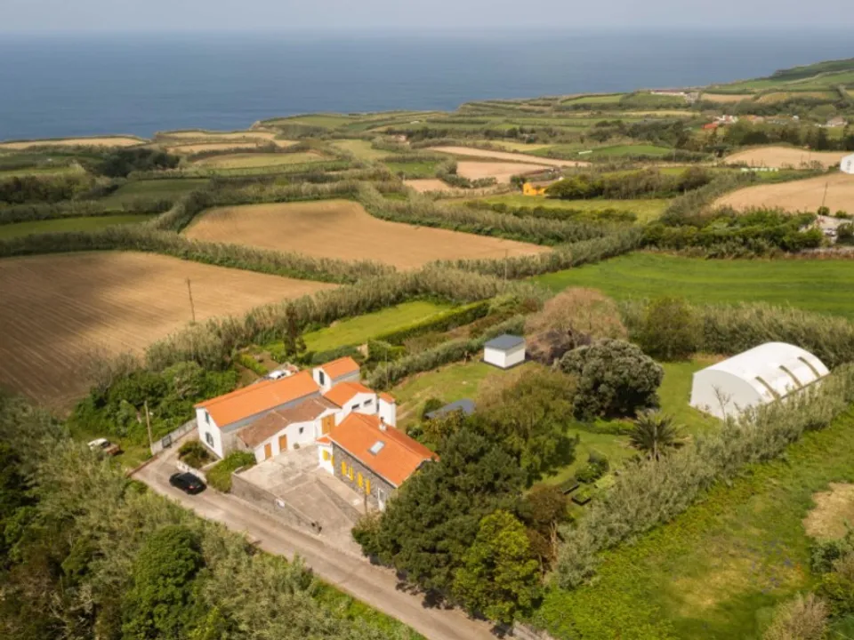 Gård i Ginetes, Sao Miguel - bilde 1