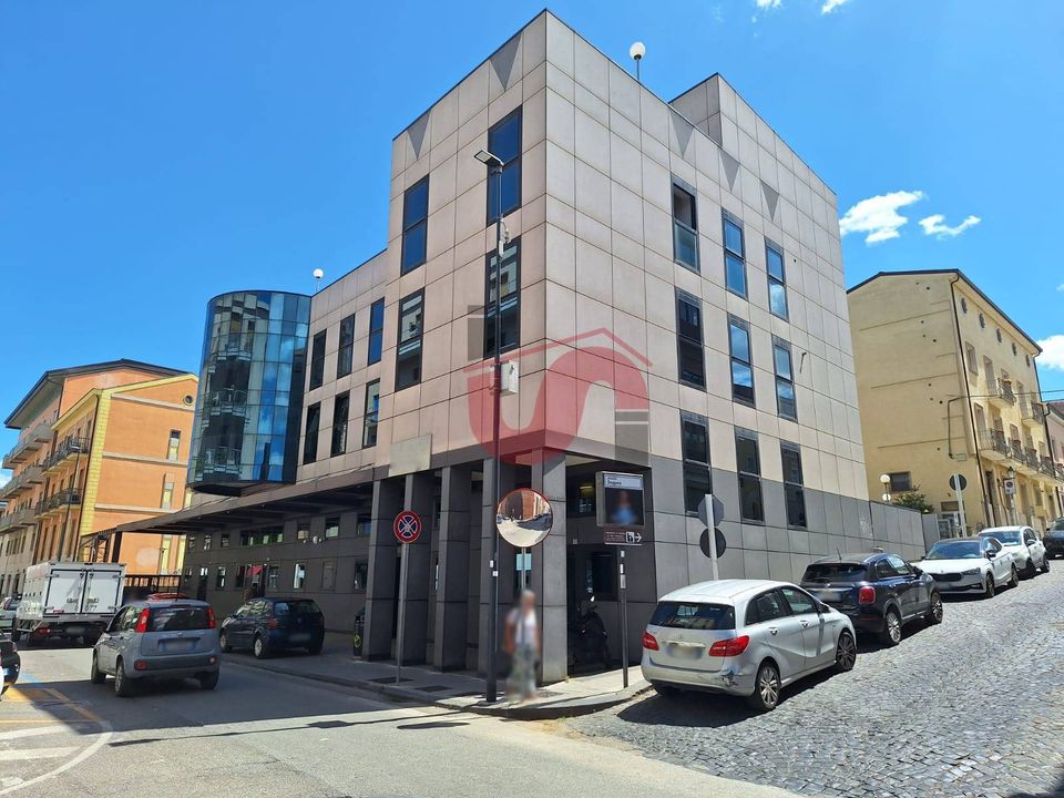 L'establiment comercial a Benevento, Benevento - foto 1