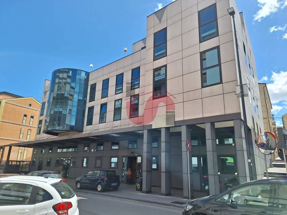 L'establiment comercial a Benevento, Benevento - foto 3
