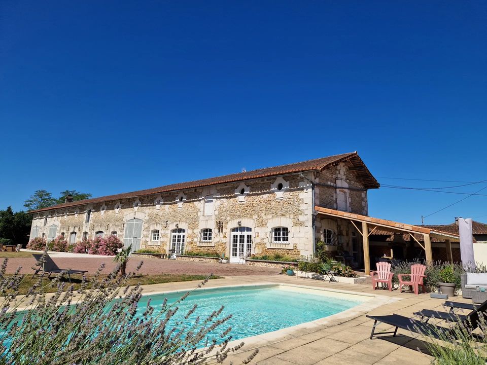 Villa in Suaux, Charente - foto 1