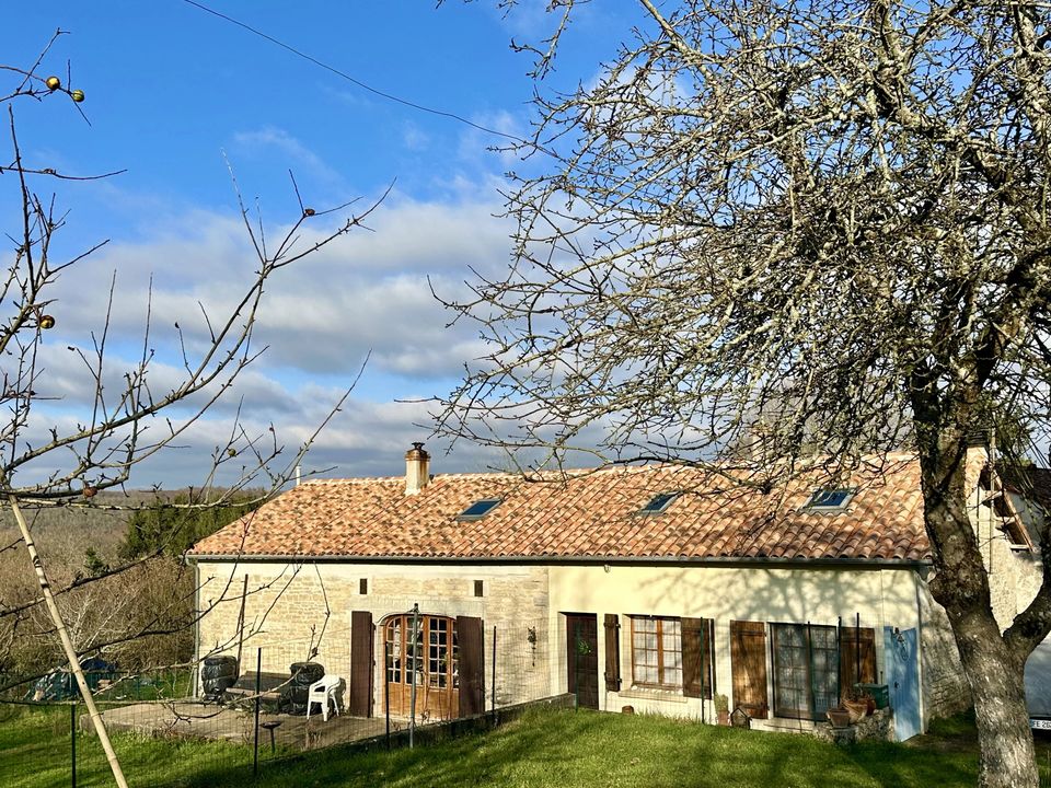 Villa i Nanteuil-en-Vallee, Charente - foto 1