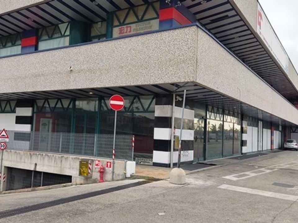 Erhvervsejendom i Civitanova Marche, Macerata - foto 1