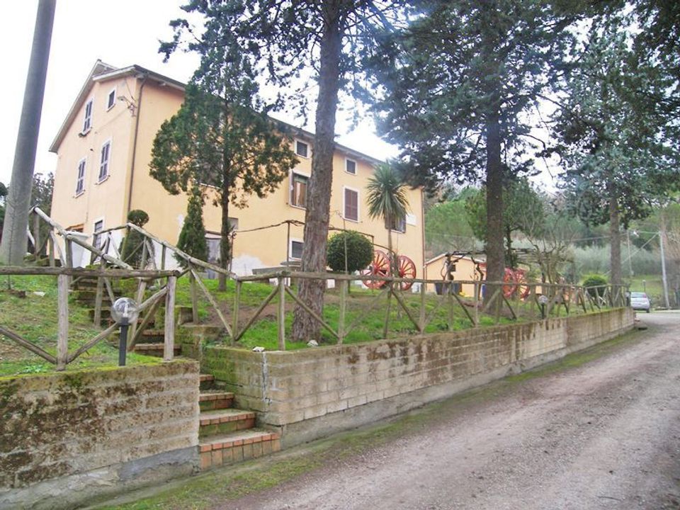 Erhvervsejendom i Chiusi, Siena - foto 1