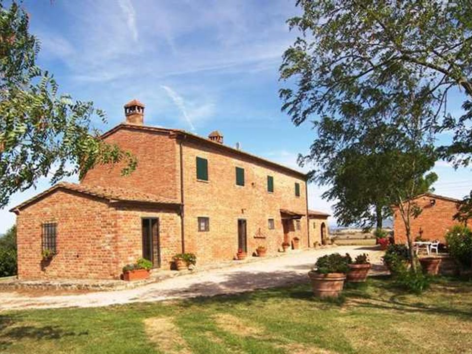 Erhvervsejendom i Cortona, Arezzo - foto 1