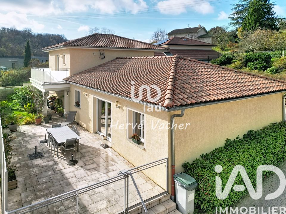 Villa in Villieu-Loyes-Mollon, Ain - foto 1