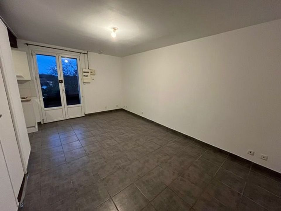 Apartment in Janville, Oise - photo 2