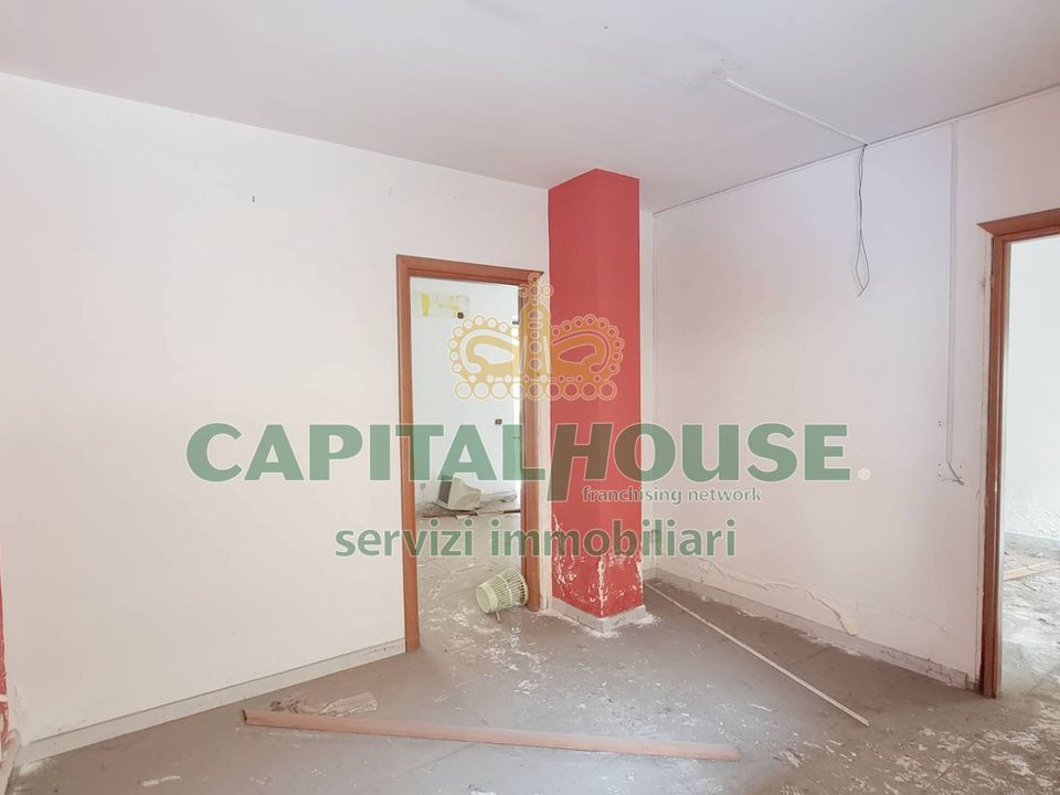 Erhvervsejendom i Capodrise, Caserta - foto 1