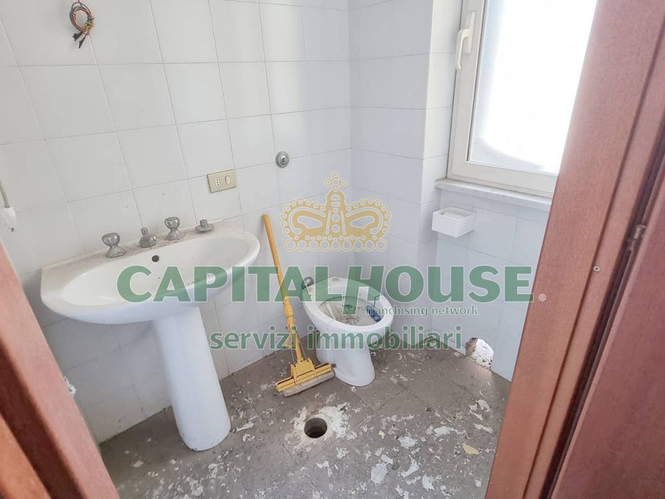Erhvervsejendom i Capodrise, Caserta - foto 4