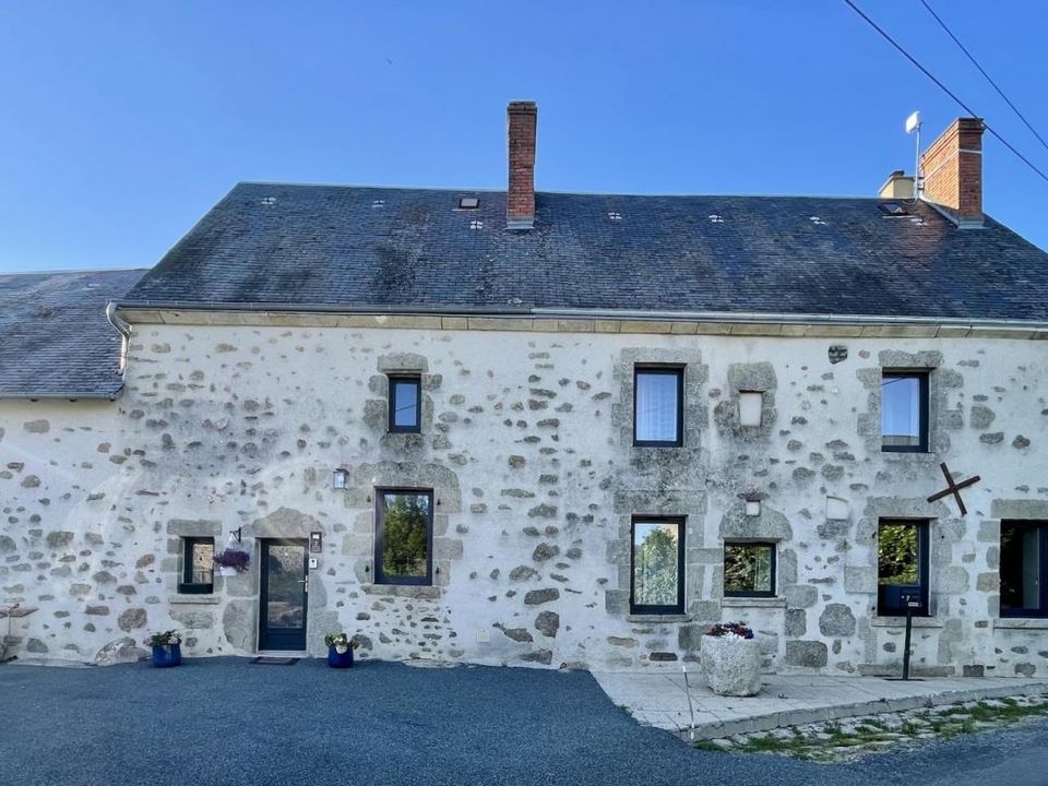Villa a Saint-Agnant-de-Versillat, Creuse - foto 1