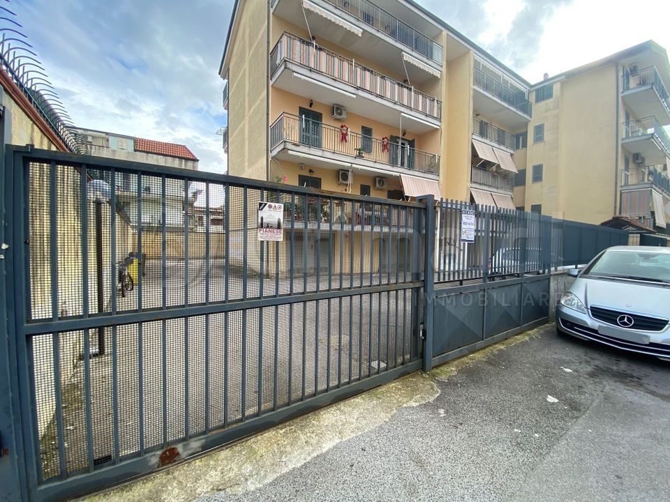 Garage Giugliano in Campania, Naples - foto 1