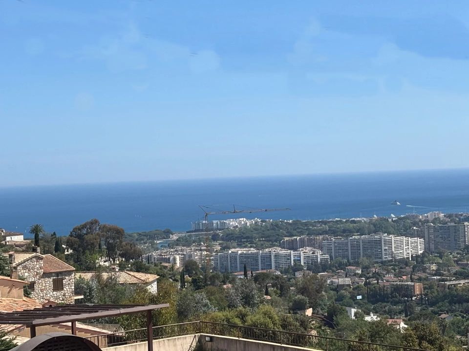 Villa i Mandelieu-la-Napoule, Alpes-Maritimes - foto 1