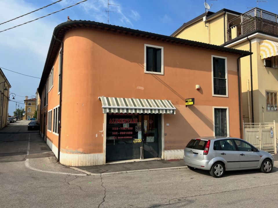 Erhvervsejendom i Lonigo, Vicenza - foto 2