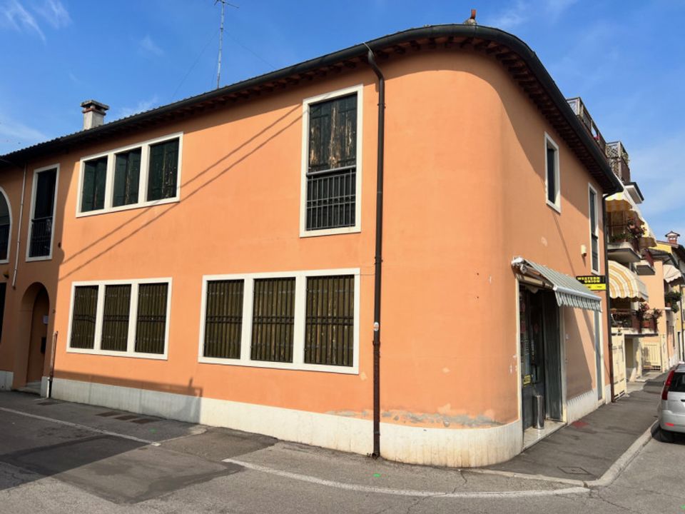 Erhvervsejendom i Lonigo, Vicenza - foto 4