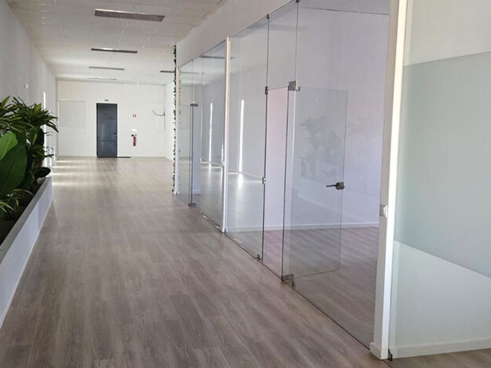 Erhvervsejendom i Amadora, Lisbon - foto 1