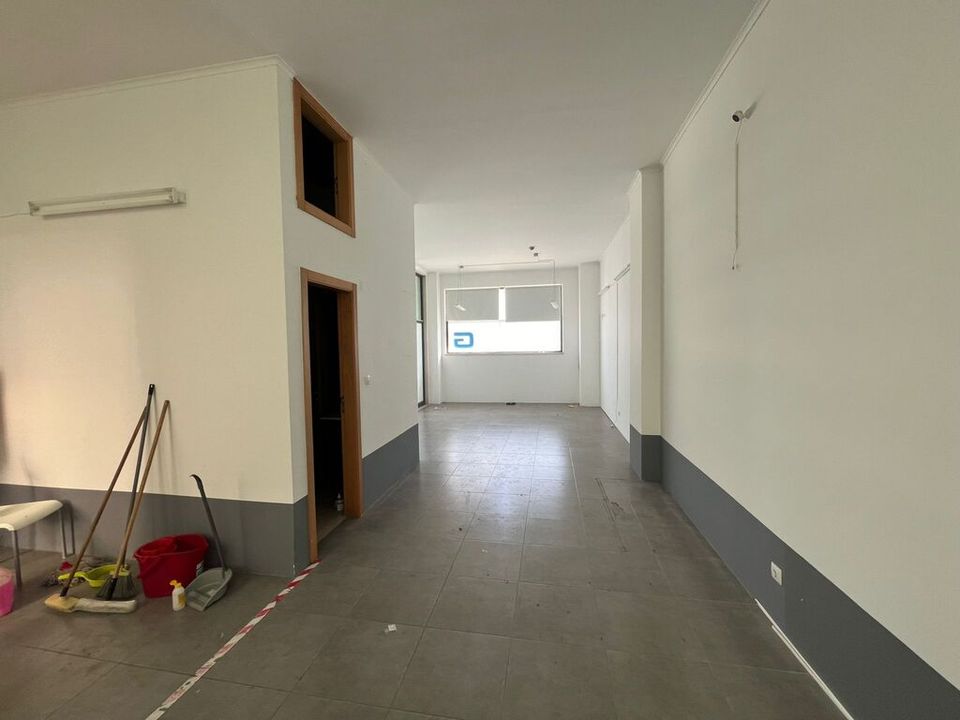 Erhvervsejendom i Loures, Lisbon - foto 3