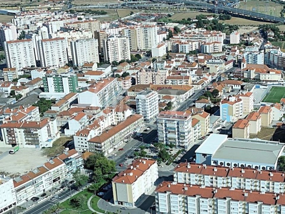 Helårsgrund i Carregado, Lisbon - foto 1