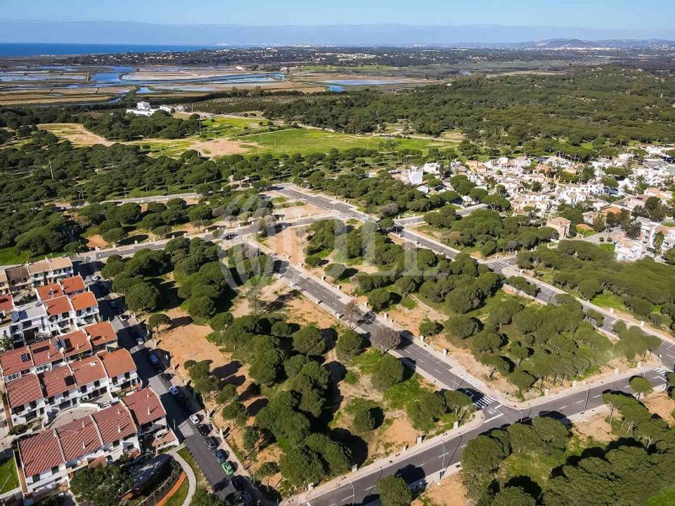 Helårsgrund i Montenegro, Faro - foto 1