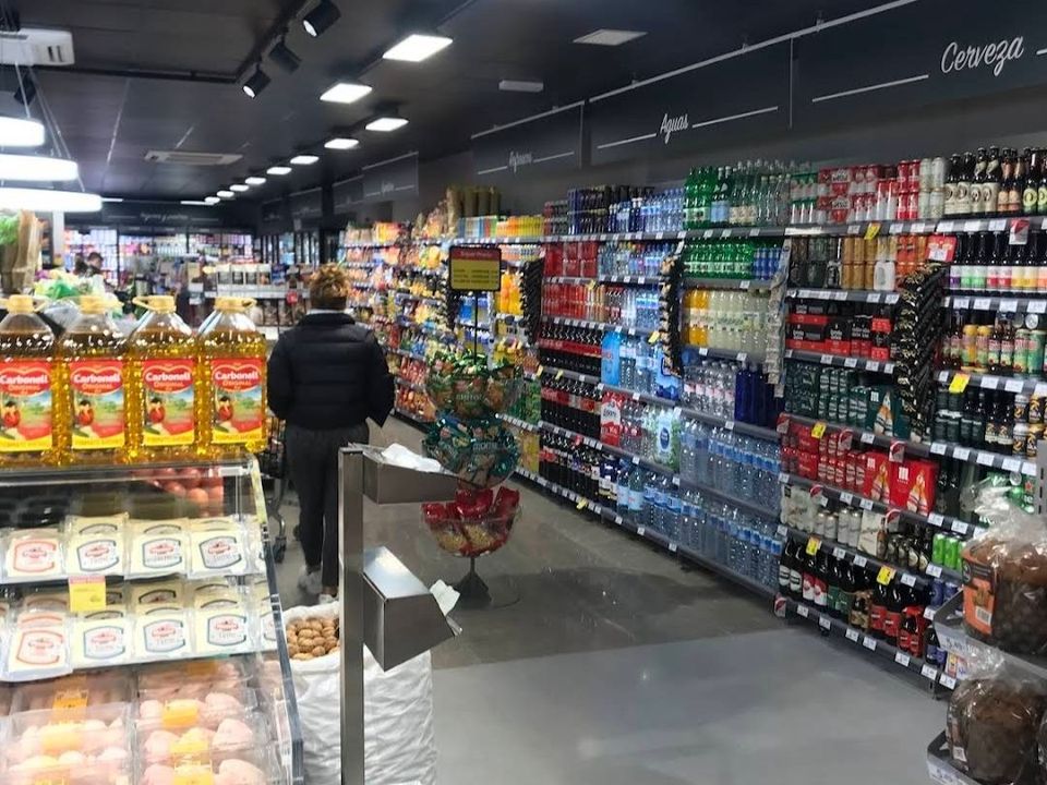 Erhvervsejendom i Tres Cantos, Madrid - foto 1