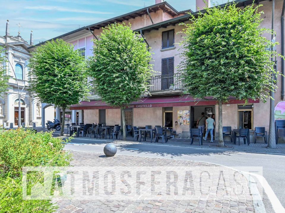 Erhvervsejendom i Castel Rozzone, Bergamo - foto 1