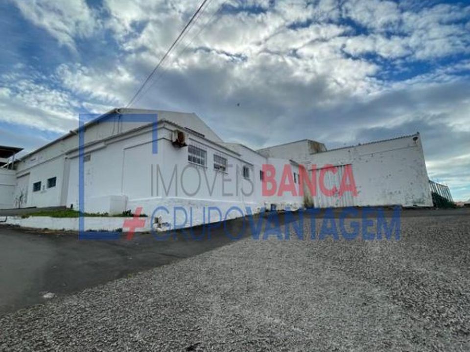 Erhvervsejendom i Vila da Praia da Vitoria, Terceira - foto 1