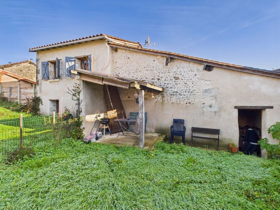 Landsbyhus i Aubeterre-sur-Dronne, Charente - foto 2