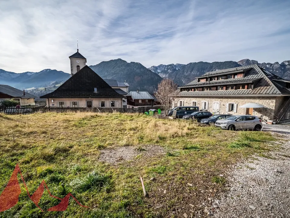 Helårsgrund i Le Biot, Haute-Savoie - foto 1