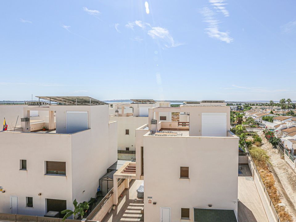 Villa - Ciudad Quesada, Alicante - photo 2