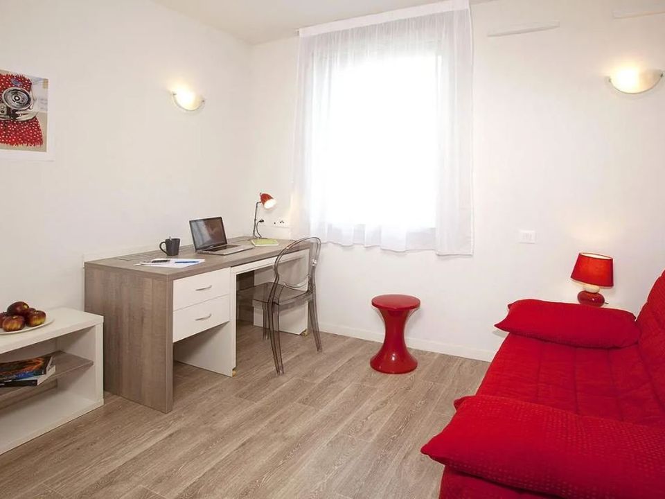 Erhvervsejendom i Nanterre, Hauts-de-Seine - foto 1