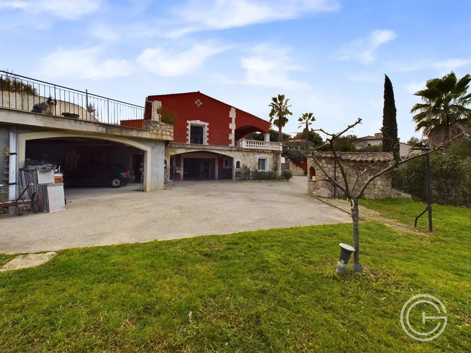 Villa in Contes, Alpes-Maritimes - foto 1