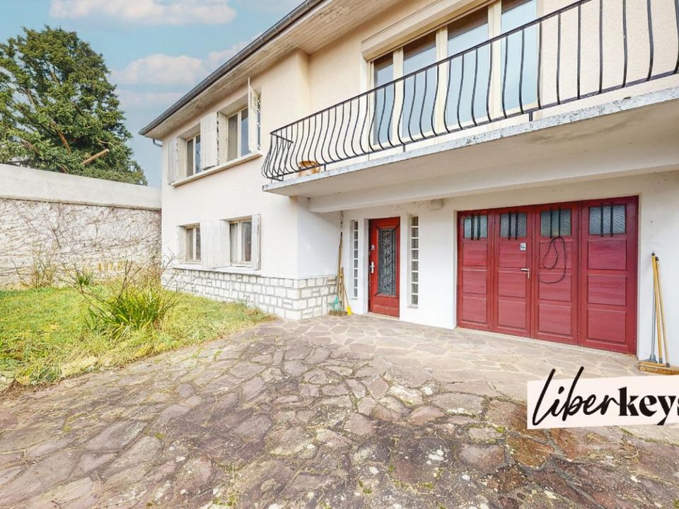 Villa in Brunoy, Essonne - foto 1