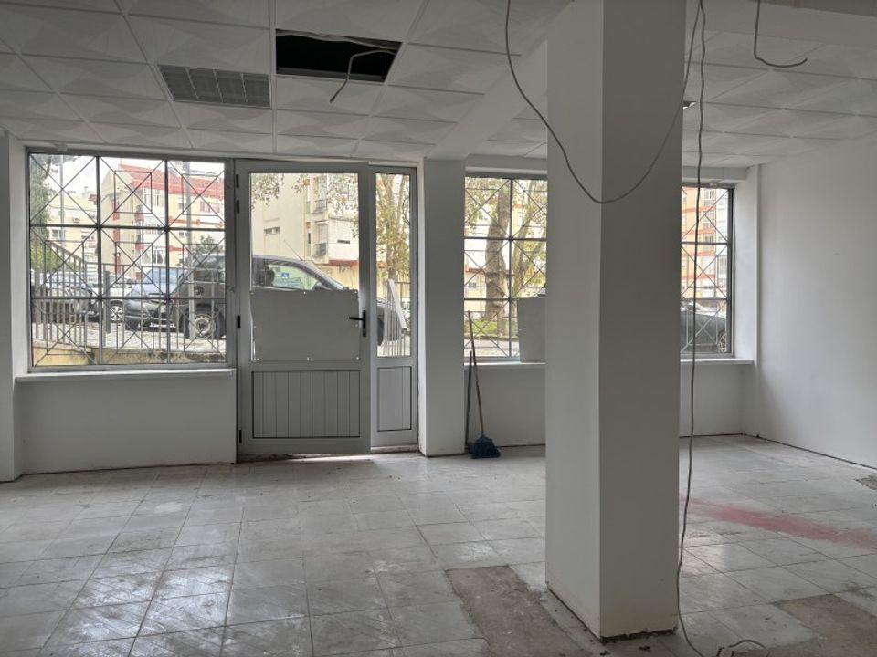 Erhvervsejendom i Amadora, Lisbon - foto 1