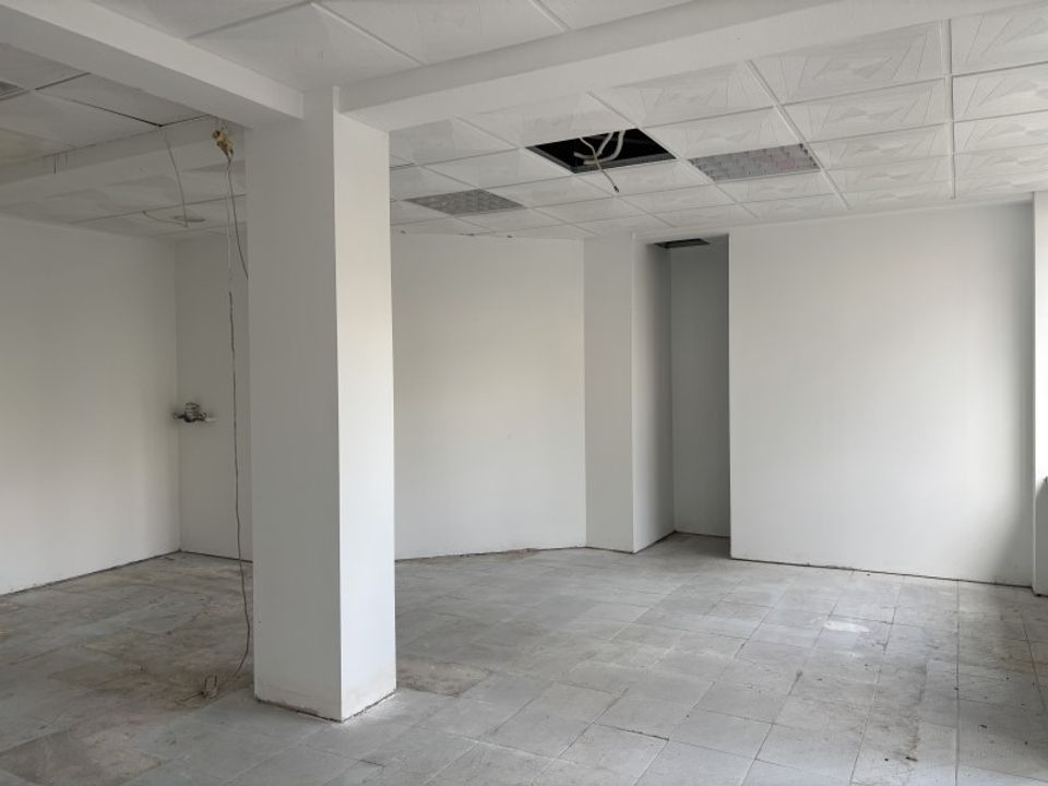 Erhvervsejendom i Amadora, Lisbon - foto 4