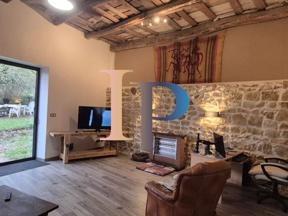 Villa i Pouilly-sous-Charlieu, Loire - foto 1