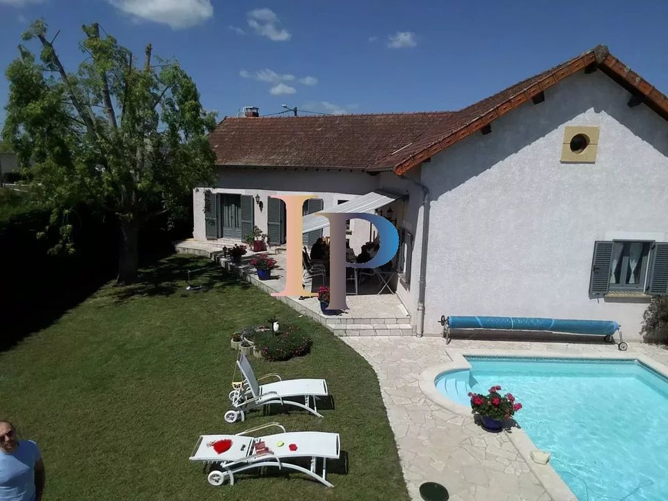 Villa i Paray-le-Monial, Saone-et-Loire - foto 1