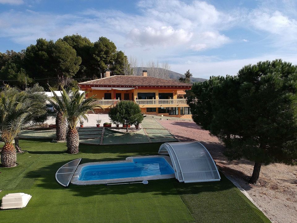 Villa i Petrer, Alicante - foto 1