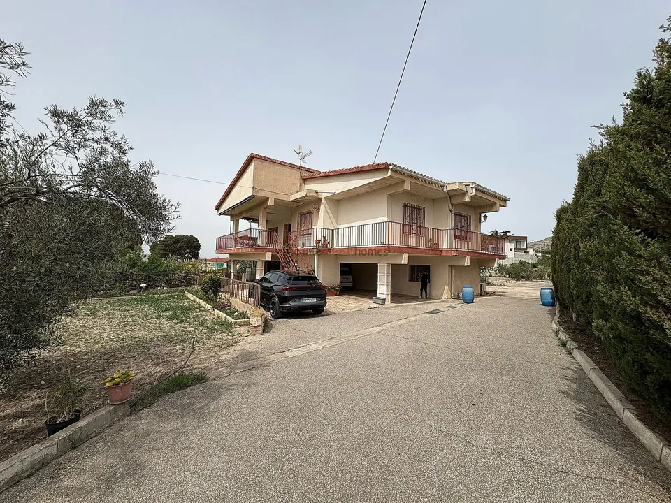 Landejendom i Petrer, Alicante - foto 1