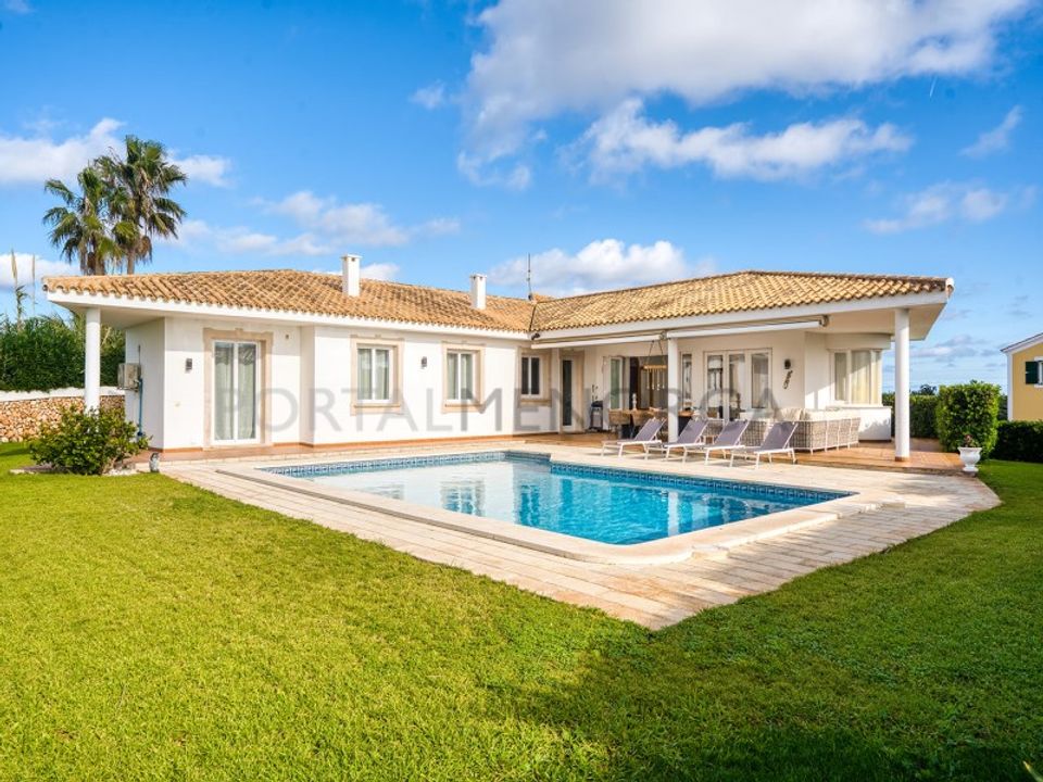 Villa i Cala Llonga, Menorca - foto 1