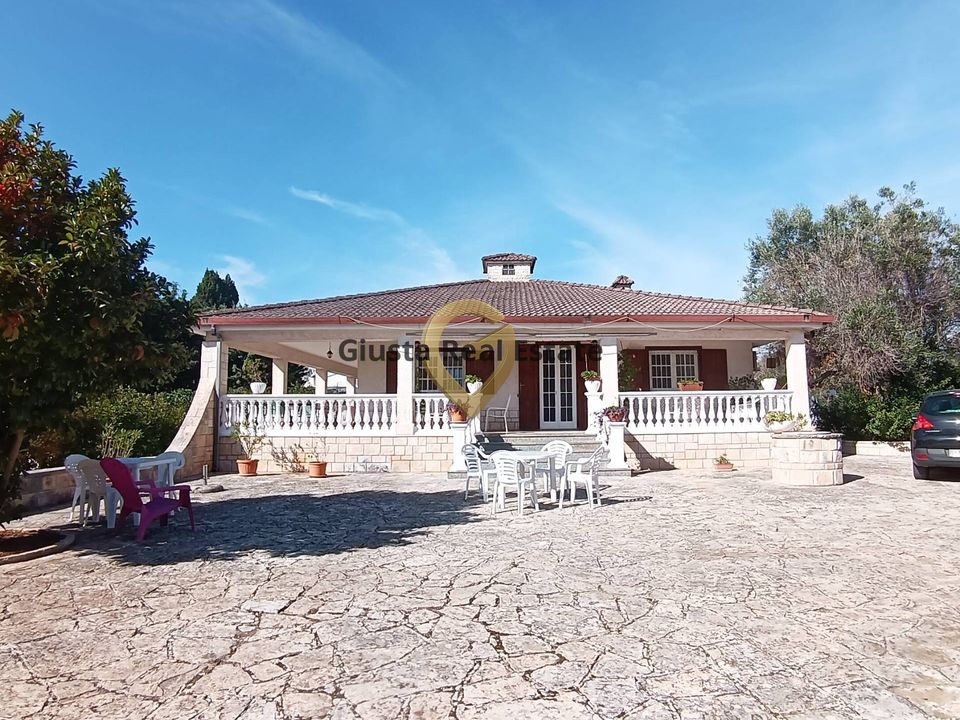 Villa i San Vito dei Normanni, Brindisi - foto 1