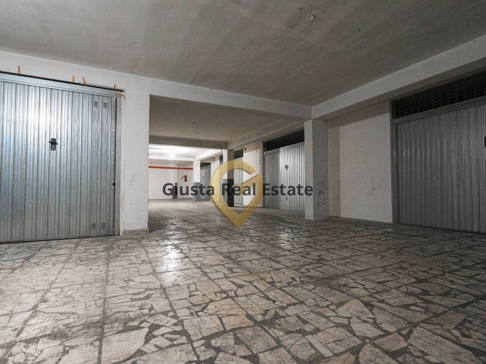 Parkeringsplass i Mesagne, Brindisi - bilde 3