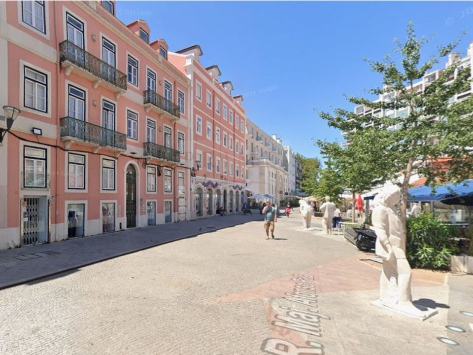 Erhvervsejendom i Alges, Lisbon - foto 1