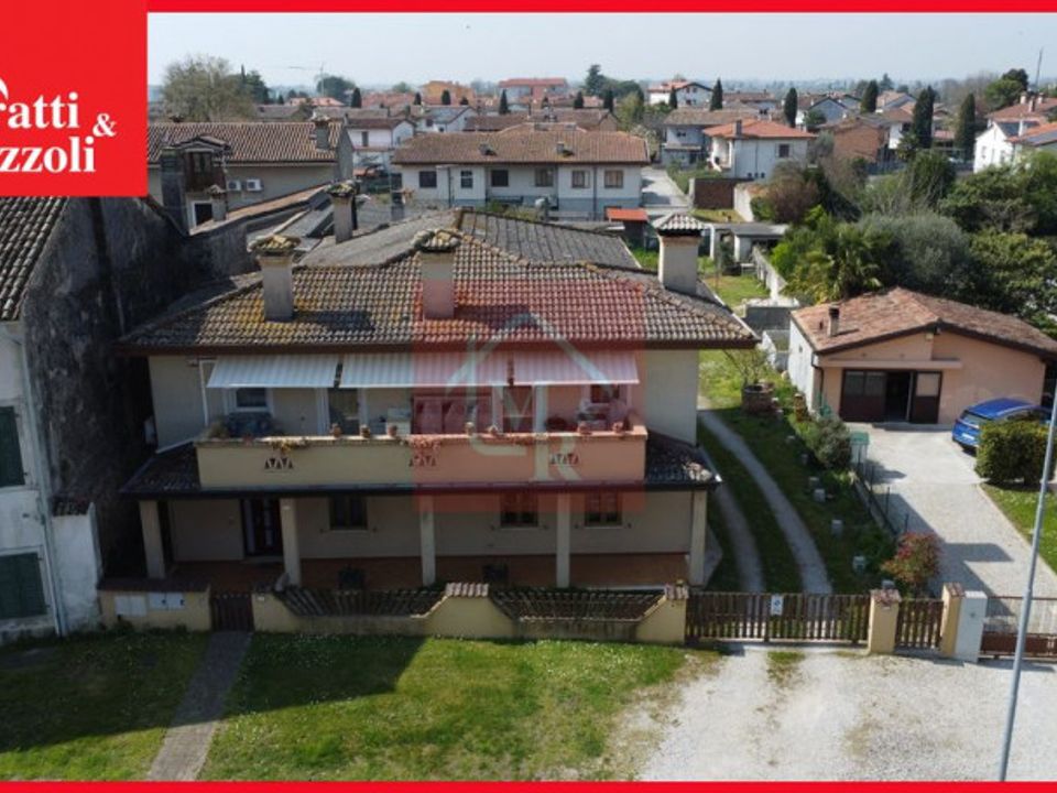 Villa en Aquileia, Udine - foto 1