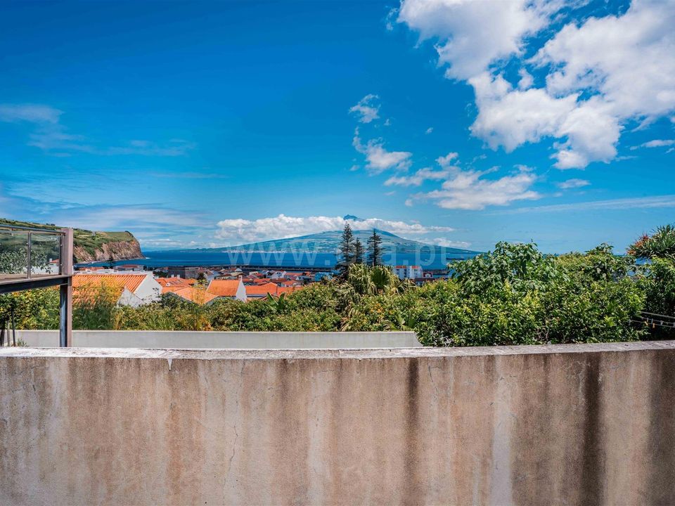 Villa in Horta, Faial - foto 1
