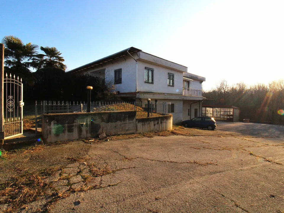 Erhvervsejendom i Baldissero d'Alba, Cuneo - foto 1