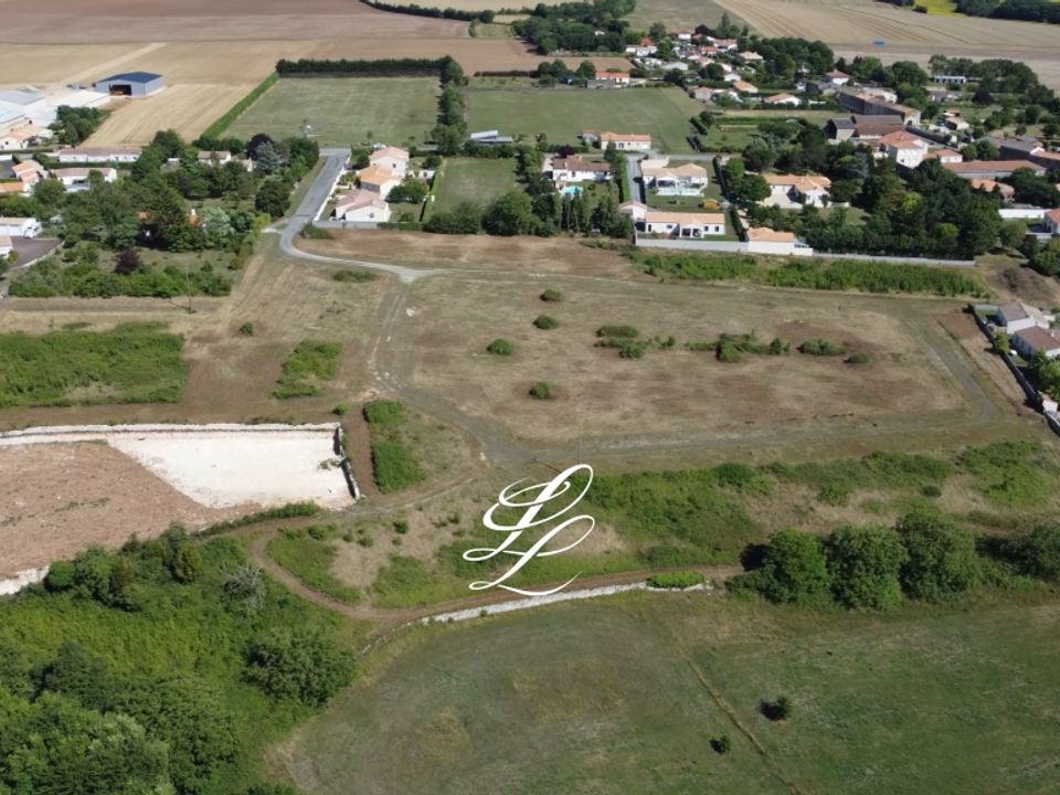 Terreno en Benet, Vendee - foto 3