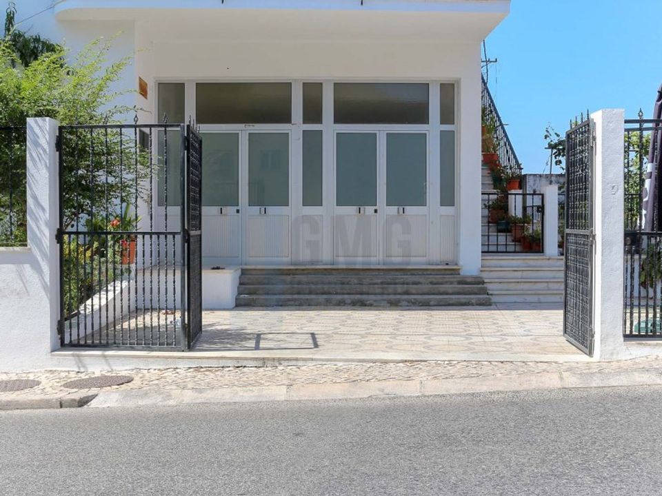 Erhvervsejendom i Odivelas, Lisbon - foto 1