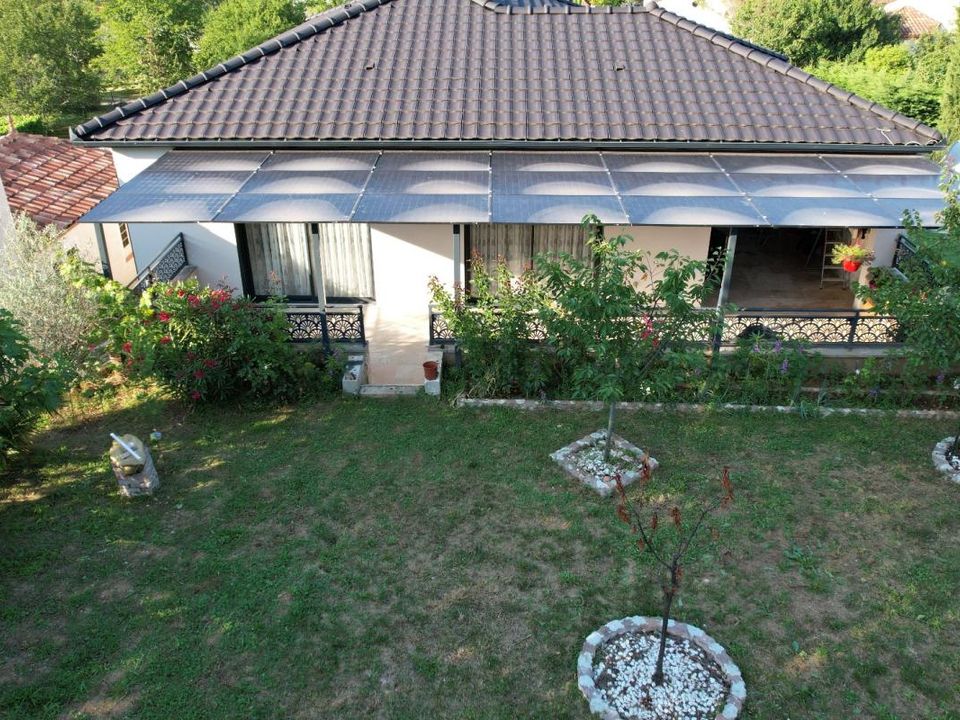 Villa in Pradines, Lot - photo 1