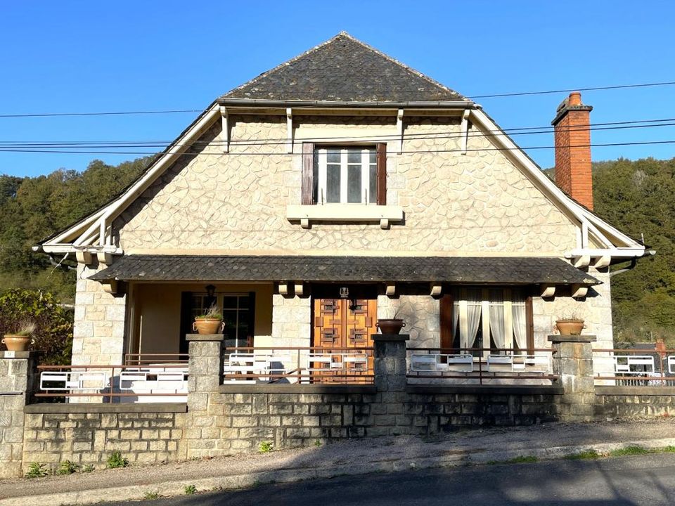 Casa de poble a Entraygues-sur-Truyère, Aveyron - foto 1