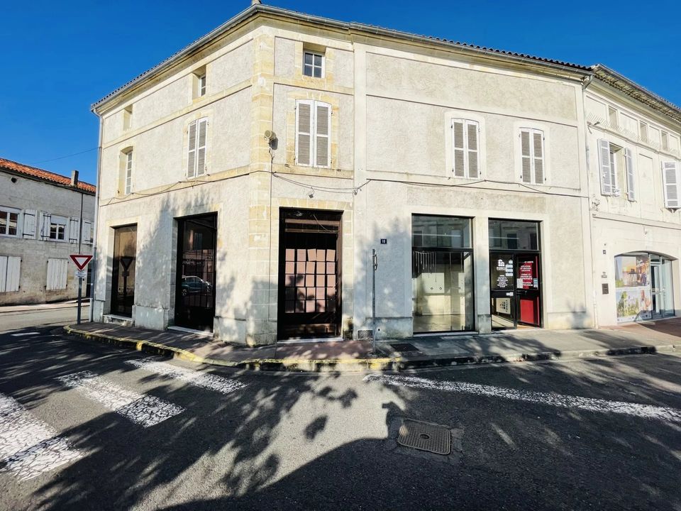 Erhvervsejendom i Jonzac, Charente-Maritime - foto 1