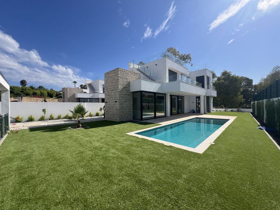 Villa i Atalaya Isdabe, Malaga - foto 1
